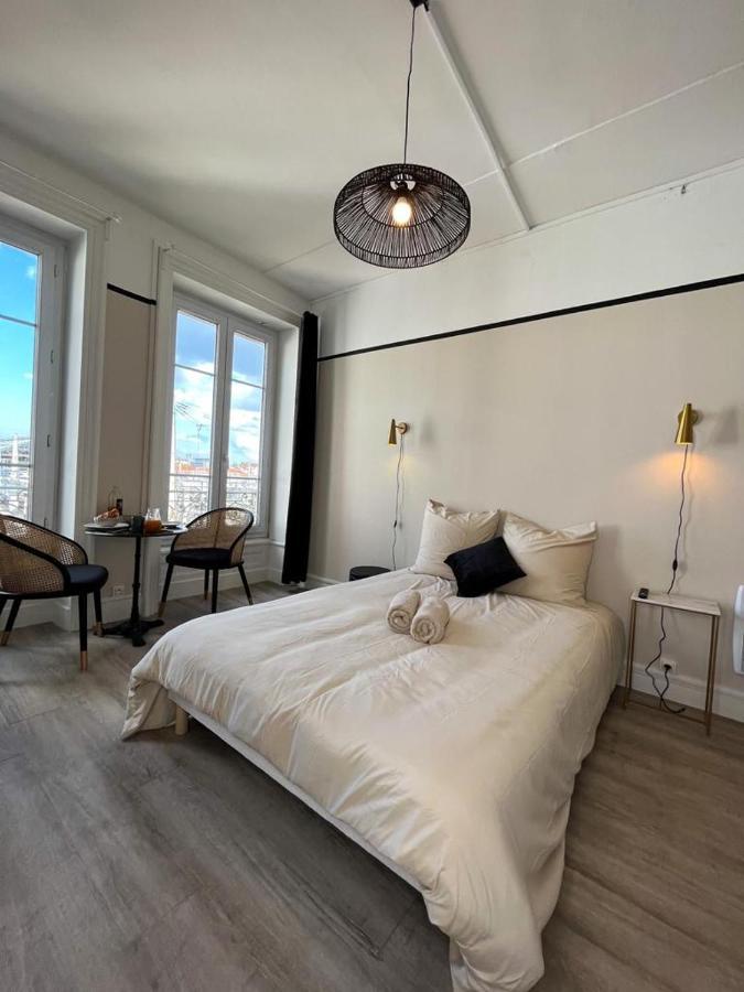 Suite Athos Лион Экстерьер фото