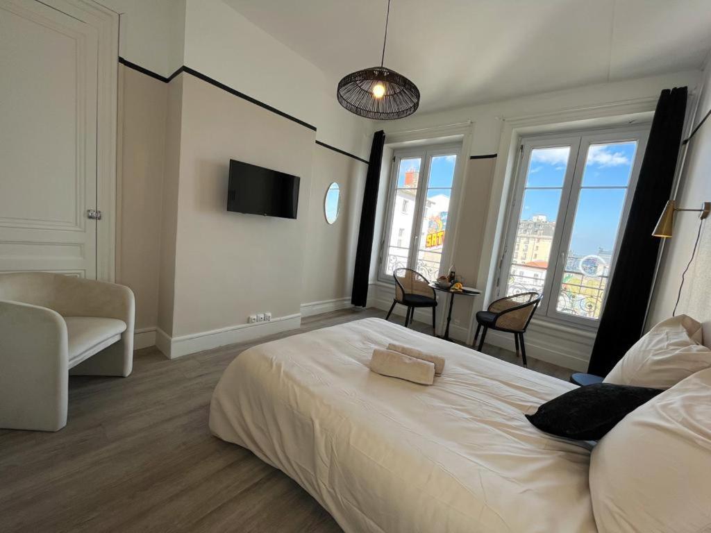 Suite Athos Лион Экстерьер фото